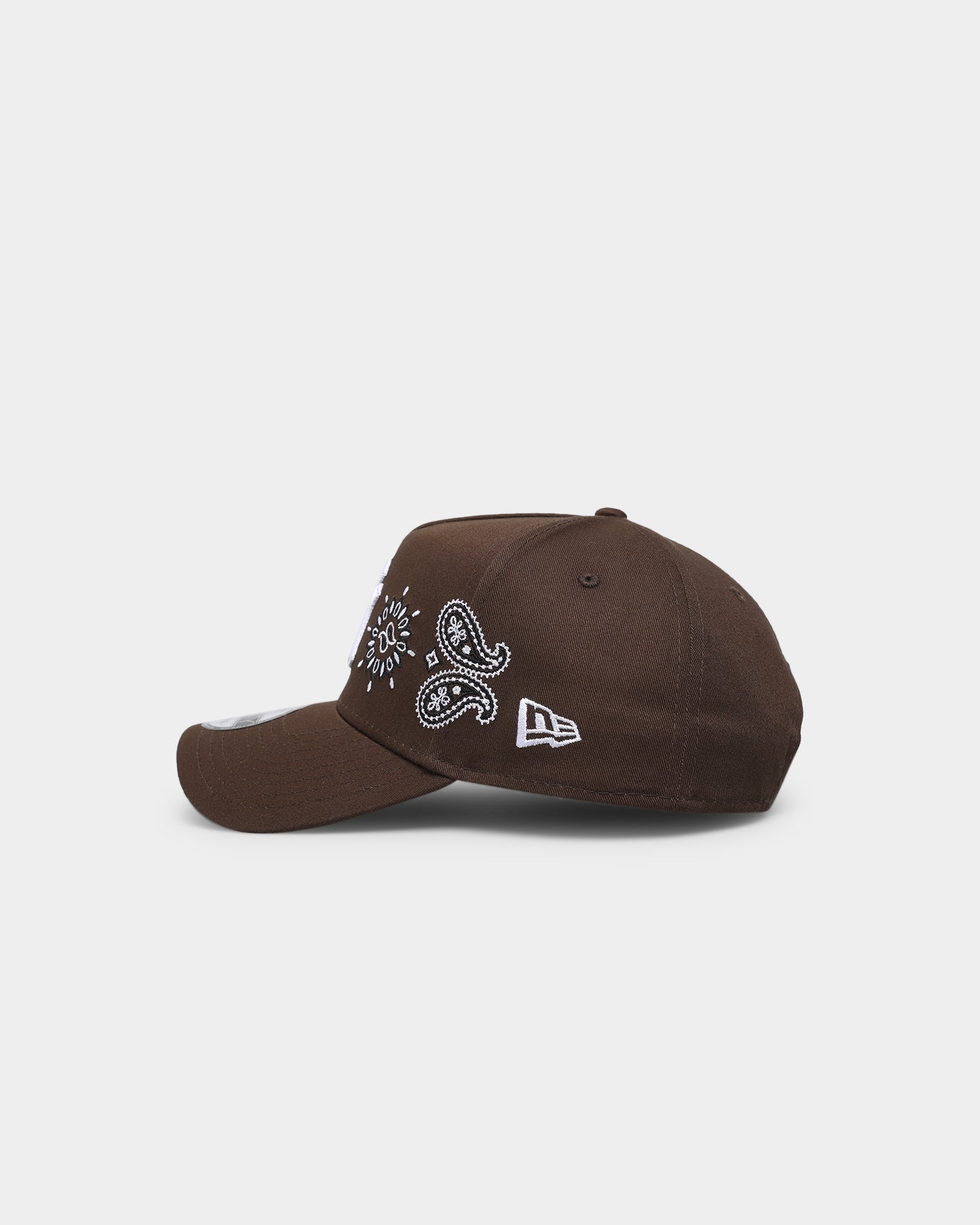 New Era New York Yankees 'Paisley Logo' 9FORTY A-Frame Snapback Espresso