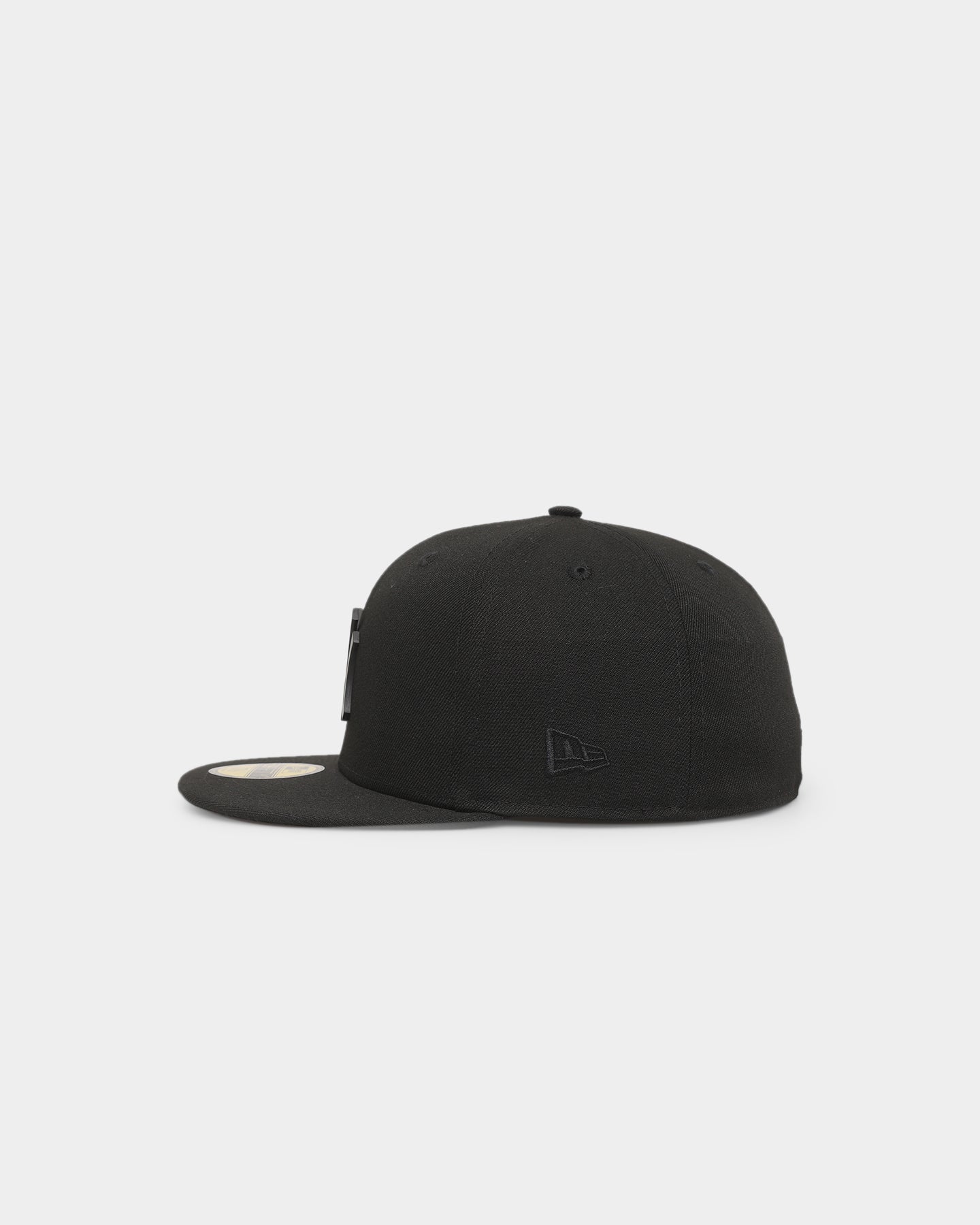 New Era New York Yankees 'Metal Badge' 59FIFTY Fitted Black/Black