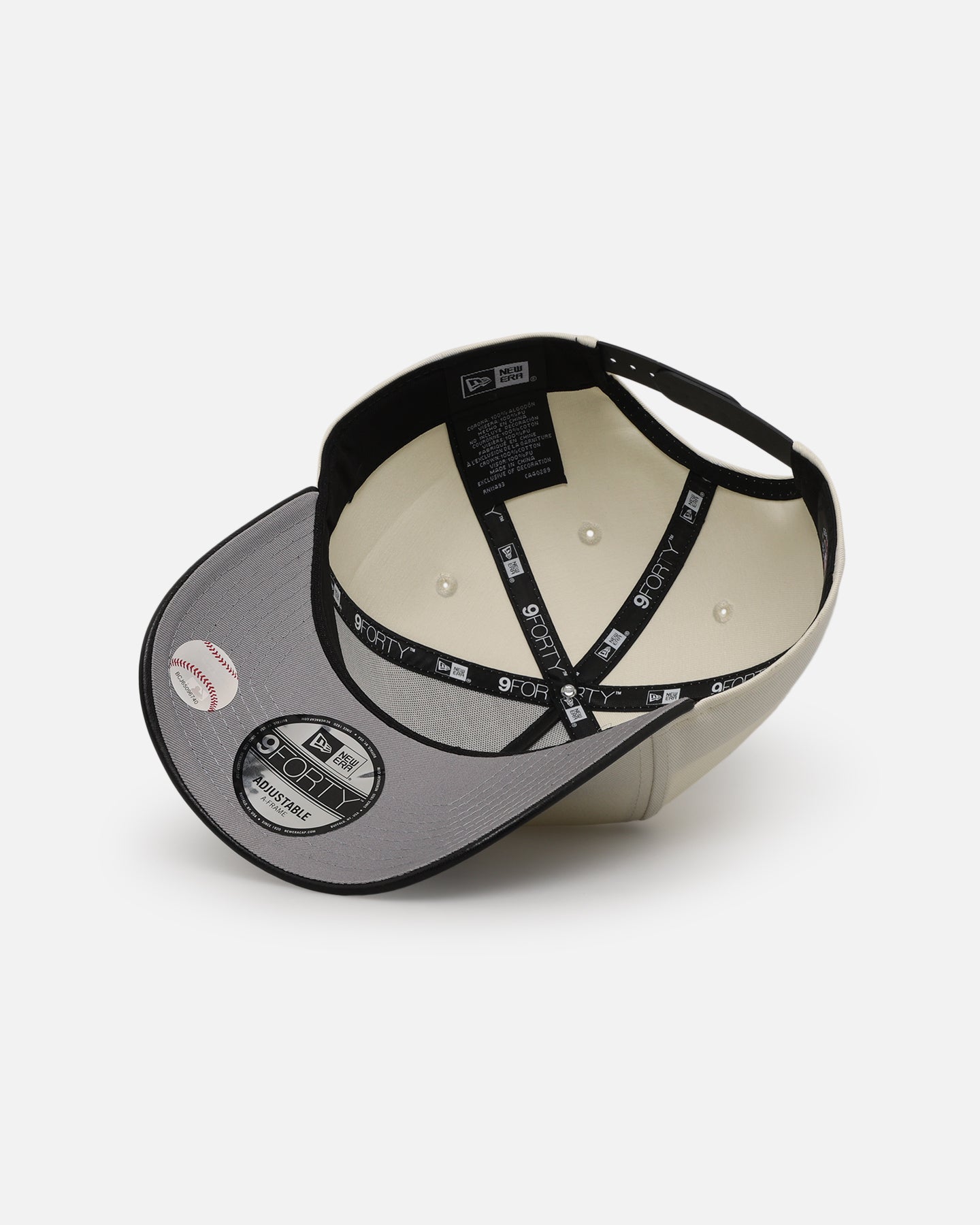 New Era New York Yankees 'Leather Visor' 9FORTY A-Frame Snapback Chrome White/Black
